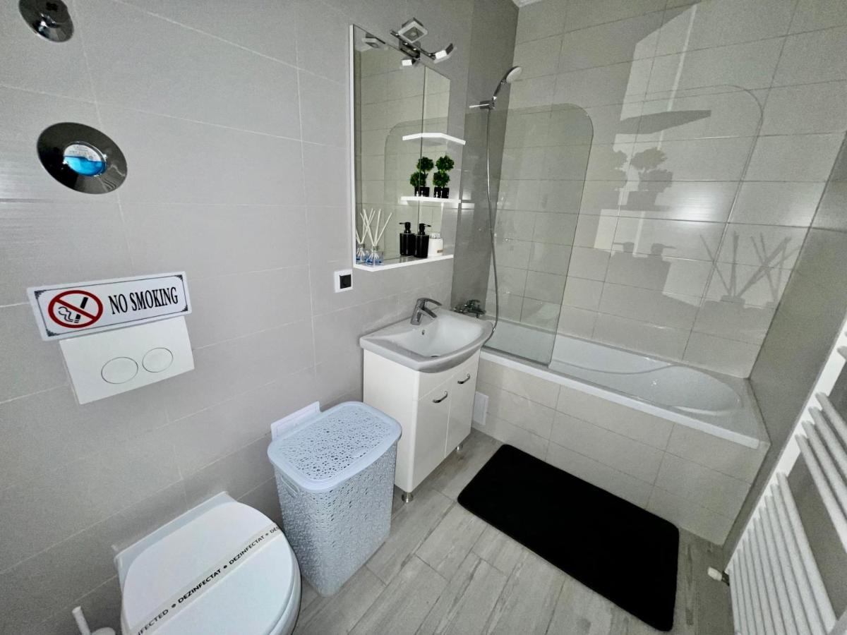 Royal Apartment Braşov Exterior foto